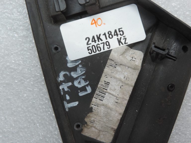 Oriģināls Toyota Avensis T25 priekšējo labās puses durvju trijstūra vāks 6011705010