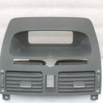 Oriģinālā Toyota Avensis T25 instrumentu paneļa centrālā ventilācijas atvere 5540405020 55404-05020