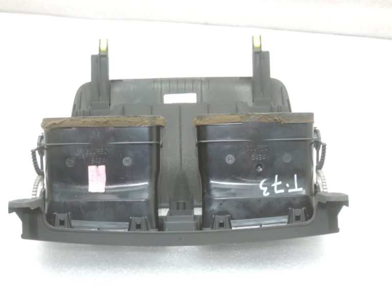Oriģinālā Toyota Avensis T25 instrumentu paneļa centrālā ventilācijas atvere 5540405020 55404-05020