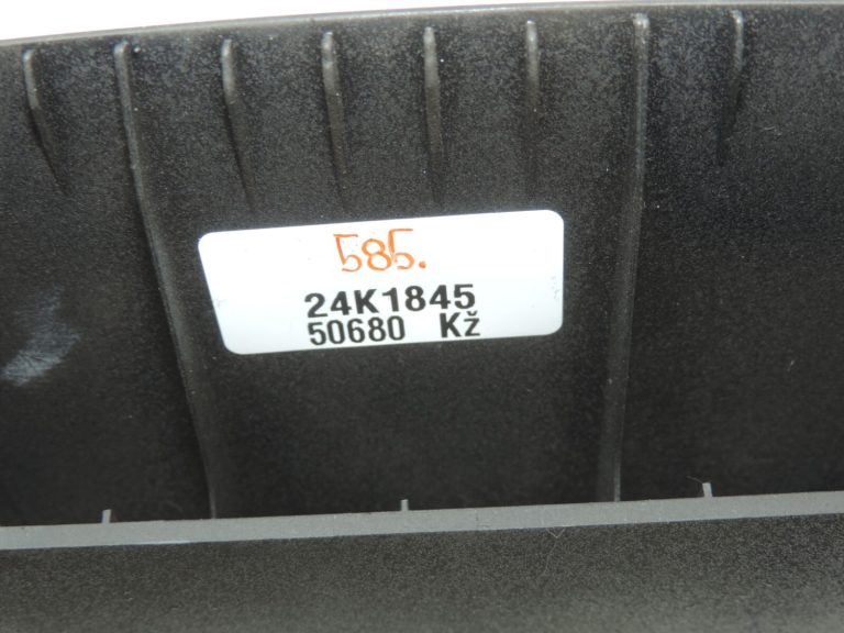 Oriģinālā Toyota Avensis T25 instrumentu paneļa centrālā ventilācijas atvere 5540405020 55404-05020