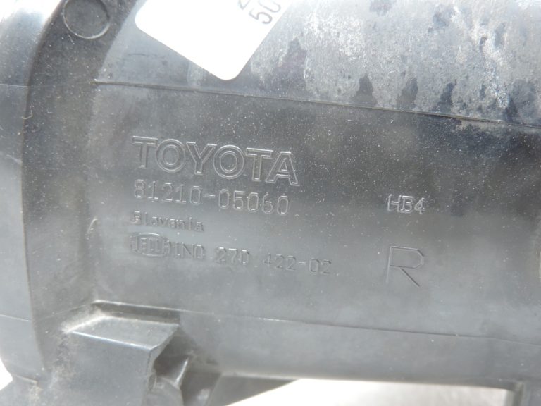 Oriģinālais Toyota Avensis T25 pirms facelift Priekšējais labais miglas lukturis HELLA
