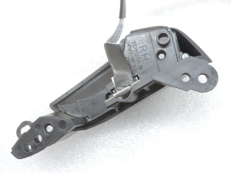 Oriģināls Toyota Avensis T25 stūres slēdzenes komplekts 8425020010 84250-20010