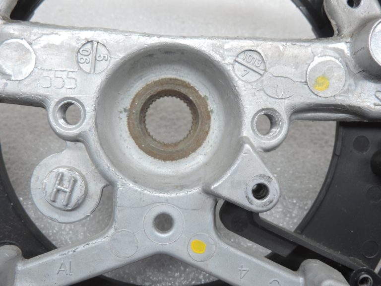 Oriģināls Toyota Avensis T25 stūres rats (bez slēdža) 4510005240B0 45100-05240-B0