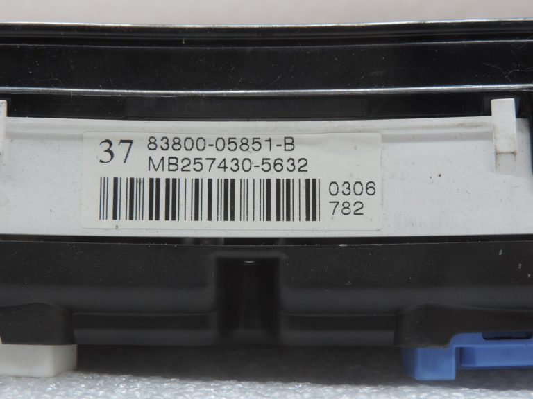 Oriģināls Toyota Avensis T25 dīzeļdegvielas spidometra mērinstrumentu klasteris 83800-05851 8380005851