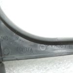 Oriģināls Toyota Avensis T25 centrālā roku balsta iekšējais krūzīšu turētājs 5563005030