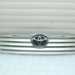 Oriģinālā Toyota Avensis T25 pirms facelift Radiatora režģis 531000505060B0