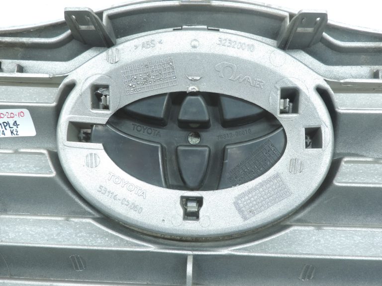 Oriģinālā Toyota Avensis T25 pirms facelift Radiatora režģis 531000505060B0