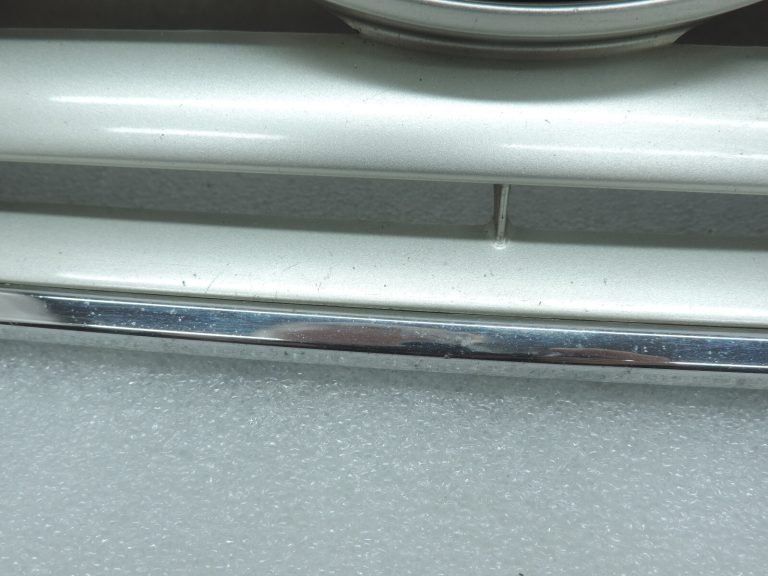 Oriģinālā Toyota Avensis T25 pirms facelift Radiatora režģis 531000505060B0