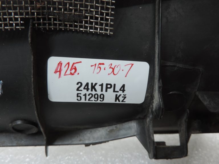 Oriģināls Toyota Avensis T25 vējstikla pārsegs deflektors, labais