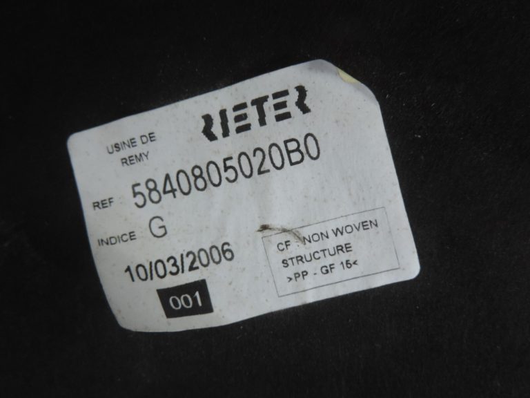 Oriģināls Toyota Avensis T25 kombi bagāžnieka grīdas segums 5840805020B0