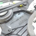 Oriģinālā Toyota Avensis T25 Corolla E12 Priekšējo kreiso durvju slēdzene 6904002152