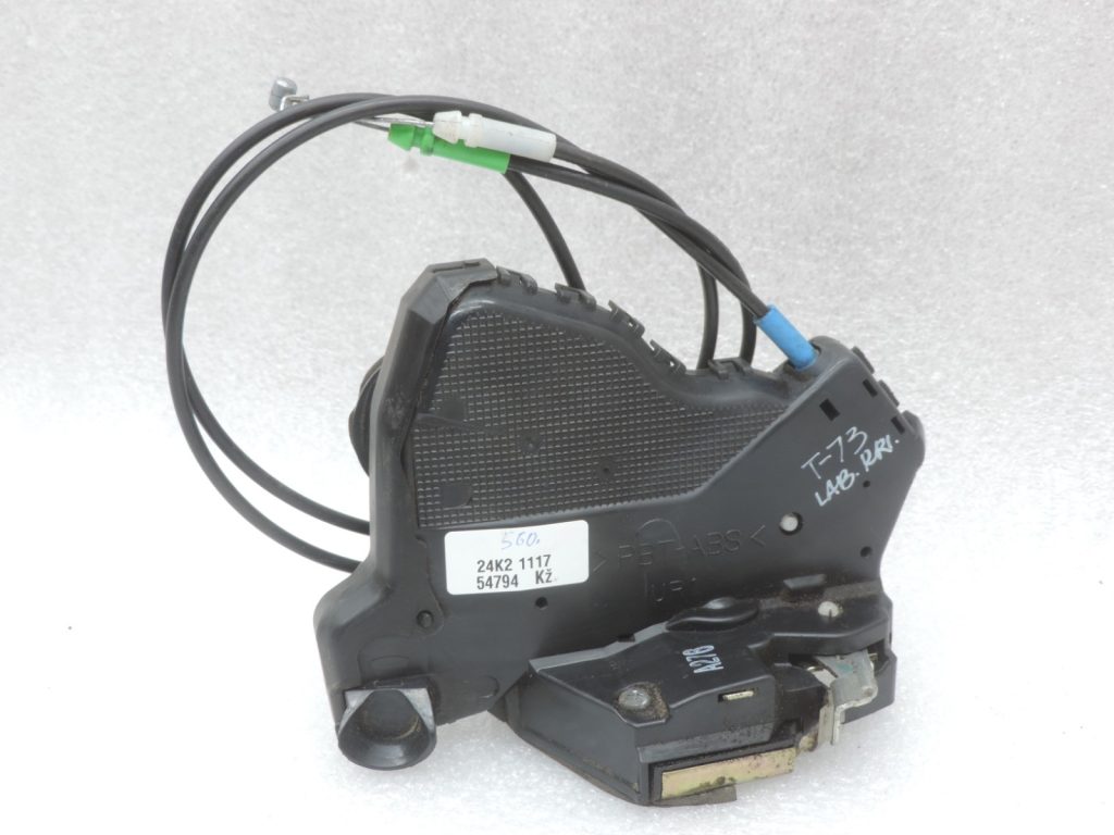 Oriģinālā Toyota Avensis T25 Corolla E12 Priekšējā labās puses durvju slēdzene 6903002162