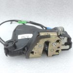 Oriģinālā Toyota Avensis T25 Corolla E12 Priekšējā labās puses durvju slēdzene 6903002162