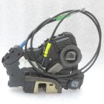 Oriģinālā Toyota Avensis T25 Corolla E12 Priekšējā labās puses durvju slēdzene 6903002162