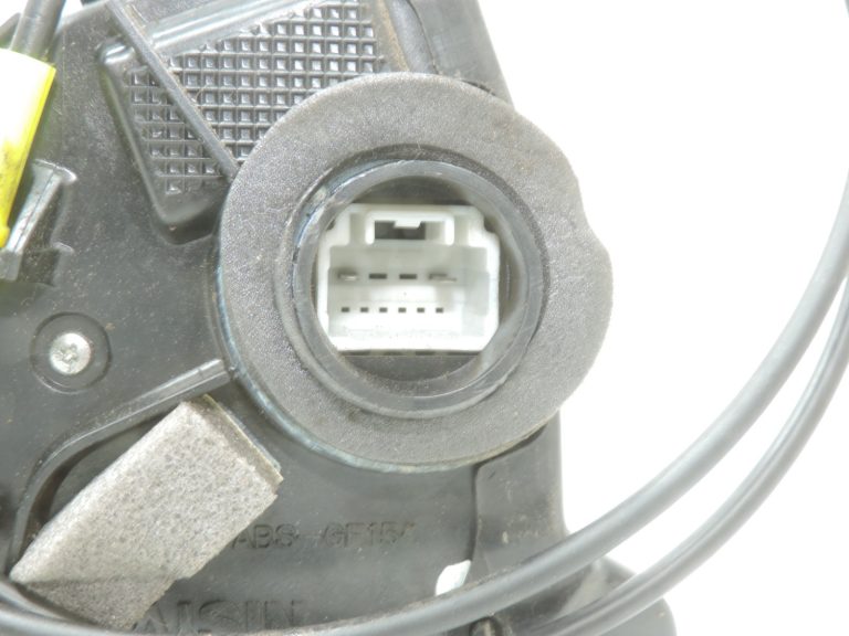 Oriģinālā Toyota Avensis T25 Corolla E12 Priekšējā labās puses durvju slēdzene 6903002162