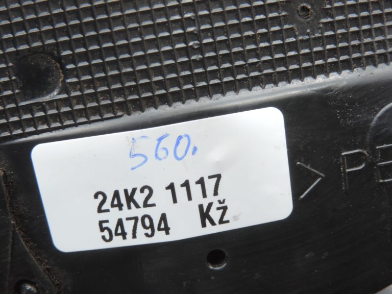 Oriģinālā Toyota Avensis T25 Corolla E12 Priekšējā labās puses durvju slēdzene 6903002162