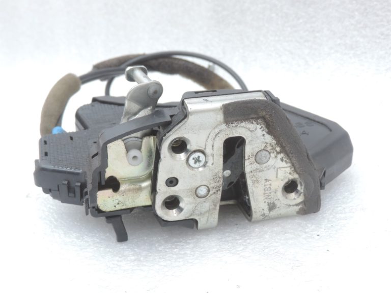Oriģinālā Toyota Avensis T25 Corolla E12 aizmugurējā kreisā durvju slēdzene 6906002102