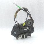Oriģinālā Toyota Avensis T25 Corolla E12 aizmugurējā kreisā durvju slēdzene 6906002102