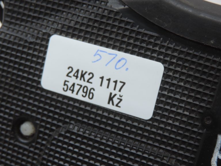 Oriģinālā Toyota Avensis T25 Corolla E12 aizmugurējā kreisā durvju slēdzene 6906002102