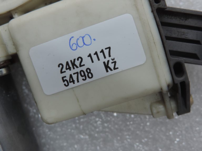 Oriģināls Toyota Avensis T25 aizmugurējā kreisā loga motors 6984005100