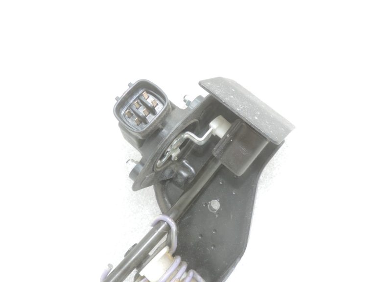 Oriģināls Toyota Avensis T25 Corolla E12 Diesel akseleratora pedālis 7801013011, 78010-13011