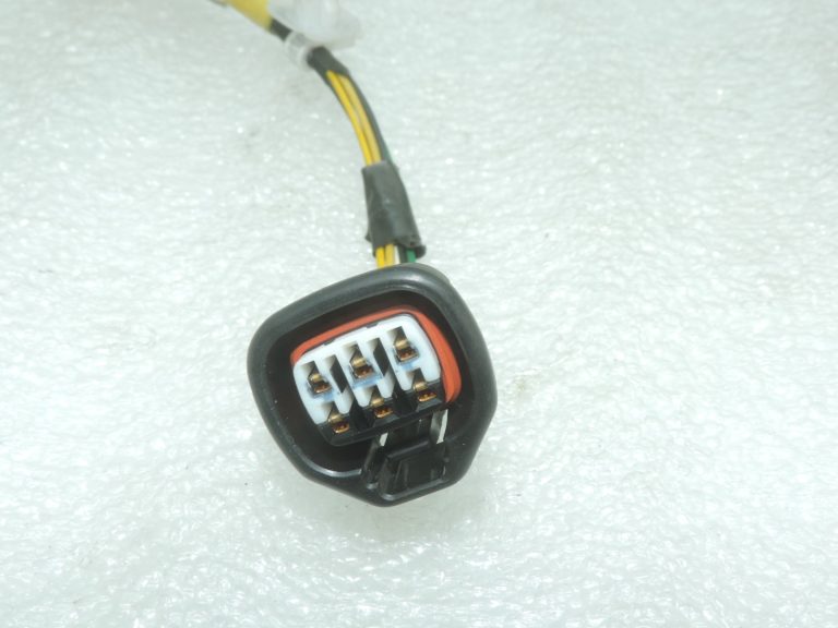Oriģinālais Toyota Avensis T25 dīzeļdegvielas gāzes pedāļa vadu instalācijas kabelis 8222305060