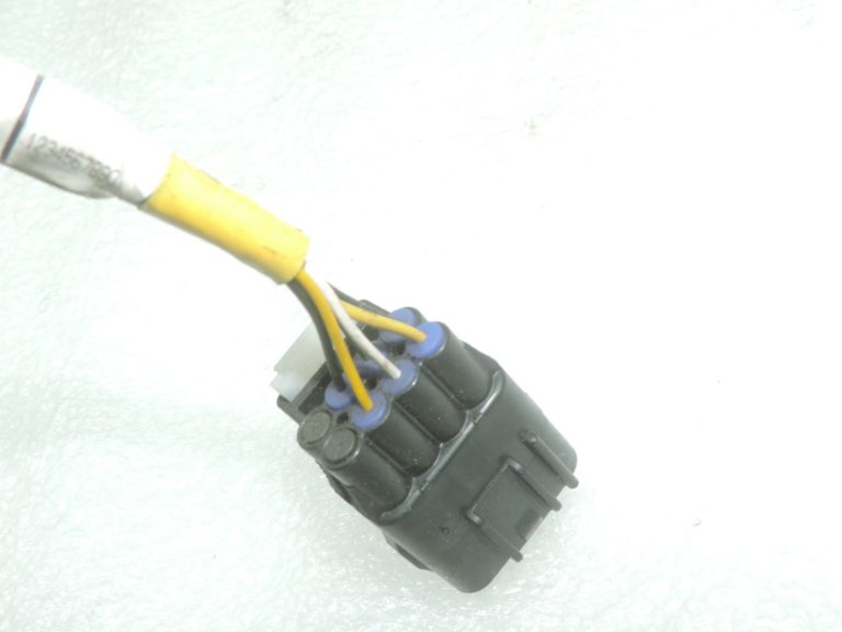 Oriģinālais Toyota Avensis T25 dīzeļdegvielas gāzes pedāļa vadu instalācijas kabelis 8222305060