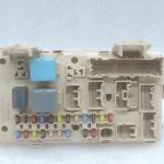 Oriģināls Toyota Avensis T25 drošinātāju bloka vadības bloks 8273005040, 82730-05040