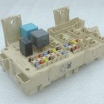 Oriģināls Toyota Avensis T25 drošinātāju bloka vadības bloks 8273005040, 82730-05040