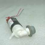 Oriģināls Toyota Avensis T25 aizmugurējais priekšējā stikla mazgāšanas sūknis 8534005011 85340-05011