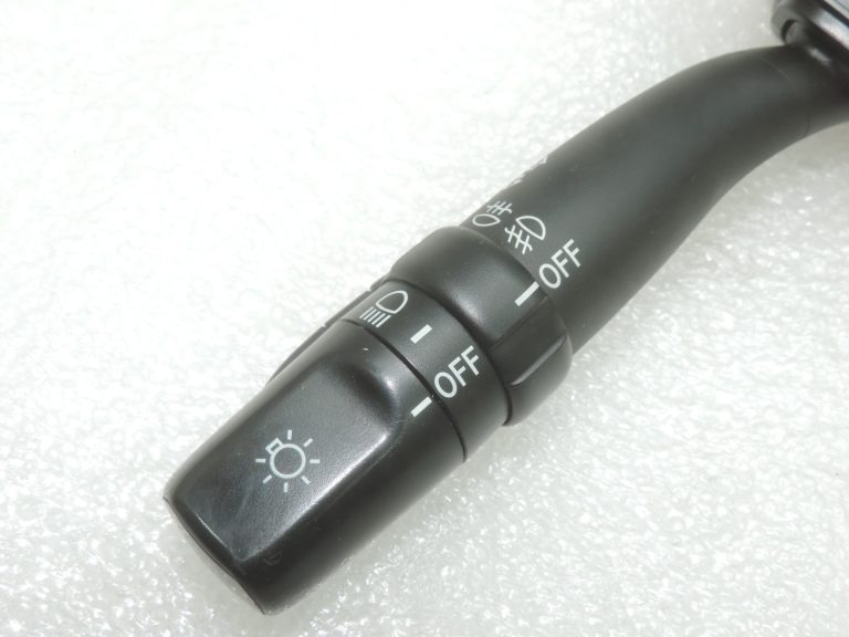 Oriģināls Toyota Avensis T25 indikatoru slēdža gaismas slēdzis 8414005110, 84140-05110