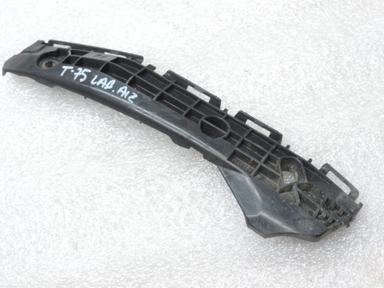 Oriģināls 2012-2014 Toyota Yaris P13 Aizmugurējā bampera kronšteins labajā pusē