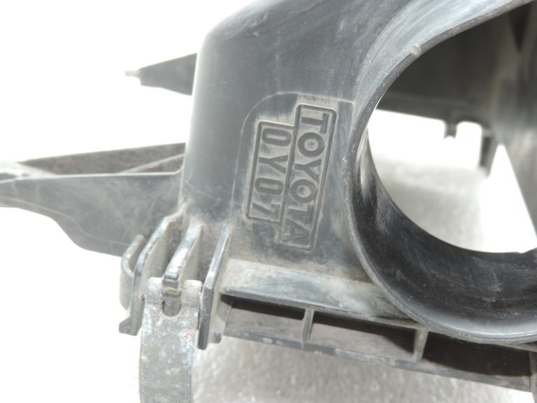 Oriģinālā 2011-2020 Toyota Yaris P13 1.3 VVT-i Hybrid gaisa filtra kastes apakšējā daļa