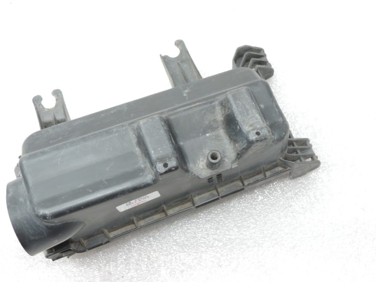 Oriģinālā 2011-2020 Toyota Yaris P13 1.3 VVT-i Hybrid gaisa filtra kastes apakšējā daļa