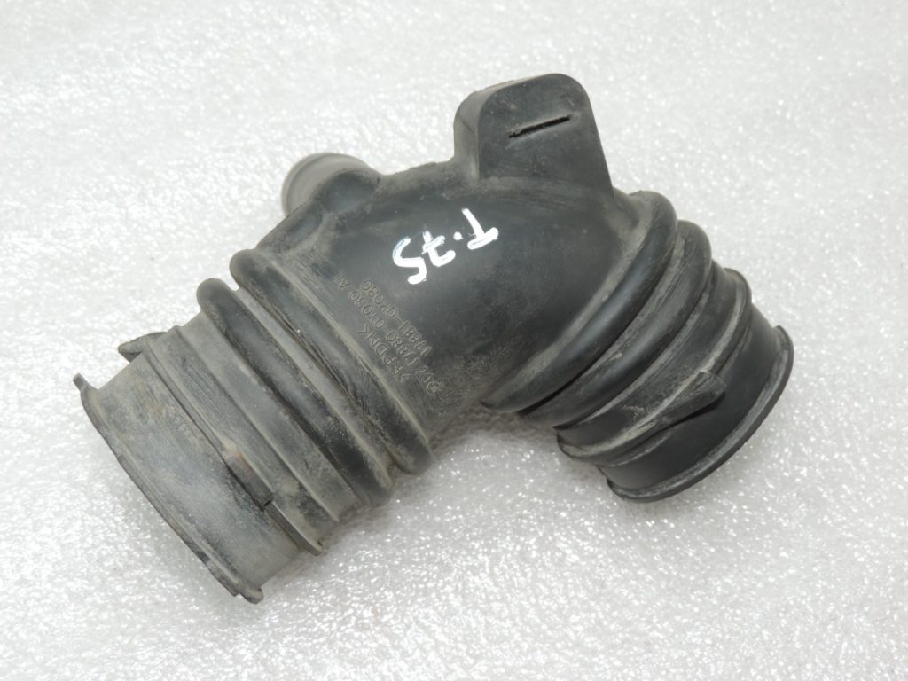 Original 2014-2020 Toyota Yaris P13 1.3 VVT-i Hybrid air intake hose
