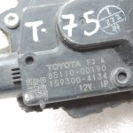 Oriģināls 2012-2020 Toyota Yaris P13 priekšējais tīrītāja motors Vējstikla tīrītāja motors