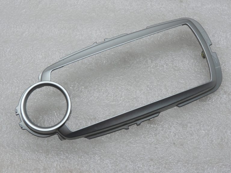 Oriģinālais 2012-2014 Toyota Yaris P13 radio paneļa paneļa vāks