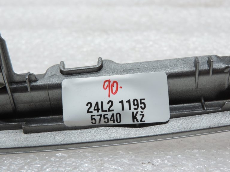 Oriģinālais 2012-2014 Toyota Yaris P13 radio paneļa paneļa vāks