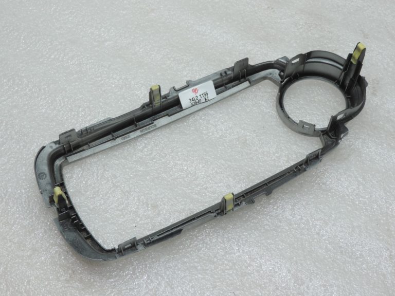 Oriģinālais 2012-2014 Toyota Yaris P13 radio paneļa paneļa vāks