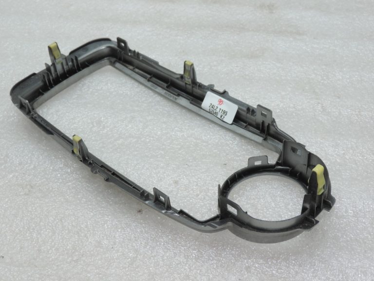 Oriģinālais 2012-2014 Toyota Yaris P13 radio paneļa paneļa vāks