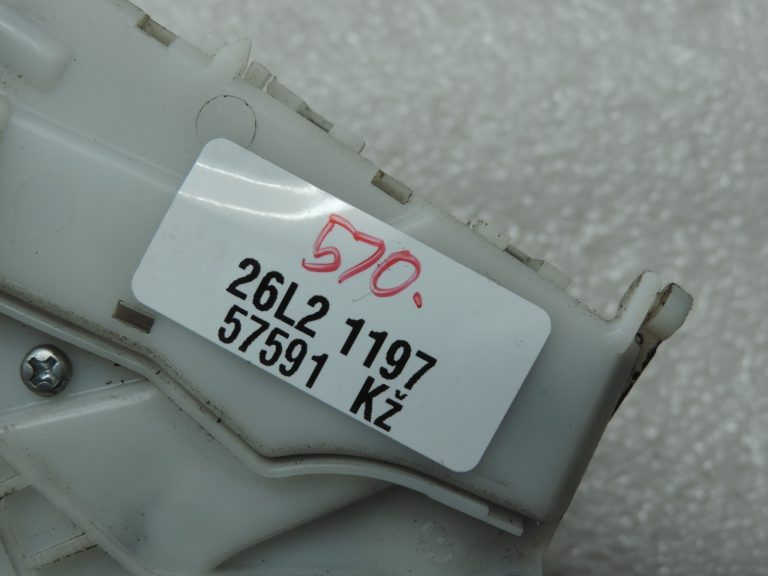Oriģinālais 2005-2014 Toyota Yaris P9/P13 durvju slēdzene priekšējā kreisā pusē