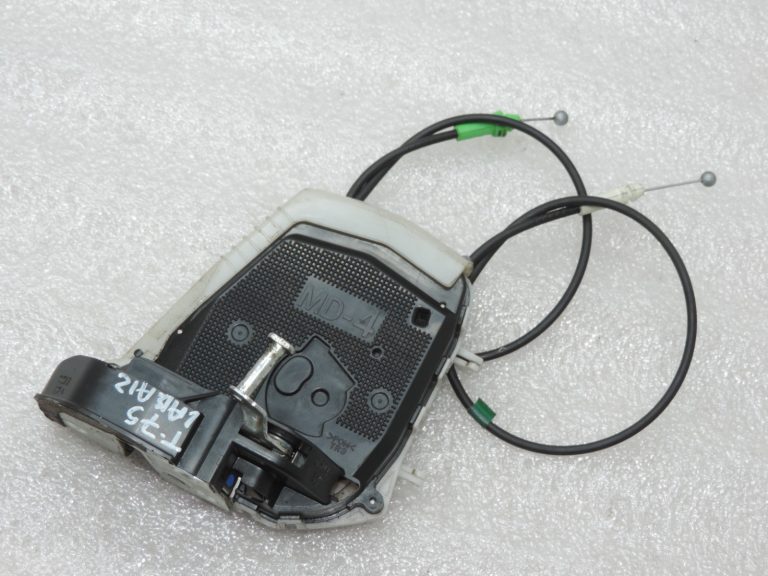 Oriģināla 2012-2014 Toyota Yaris P13 aizmugurējā labā durvju slēdzene