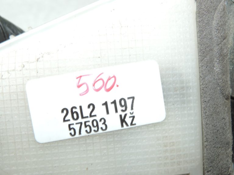 Oriģināla 2012-2014 Toyota Yaris P13 aizmugurējā labā durvju slēdzene