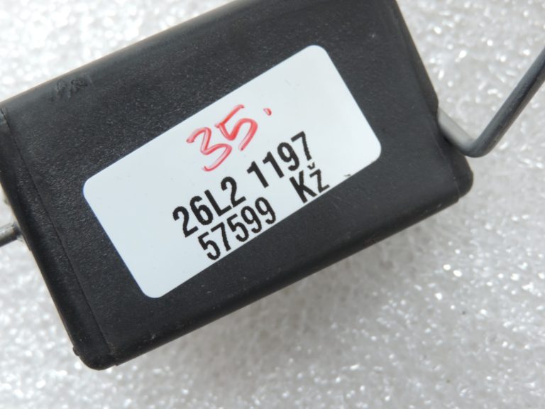 Oriģinālais 2012-2014 Toyota Yaris P13 1.3 VVT-i benzīna degvielas sūkņa degvielas padeves senders