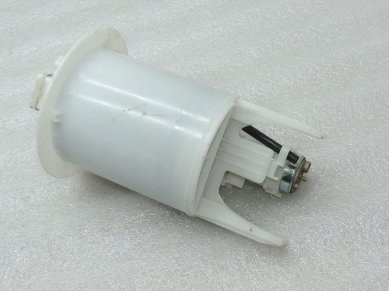Oriģinālais 2012-2020 Toyota Yaris P13 1.3 VVT-i degvielas sūknis (bez degvielas sūtītāja)