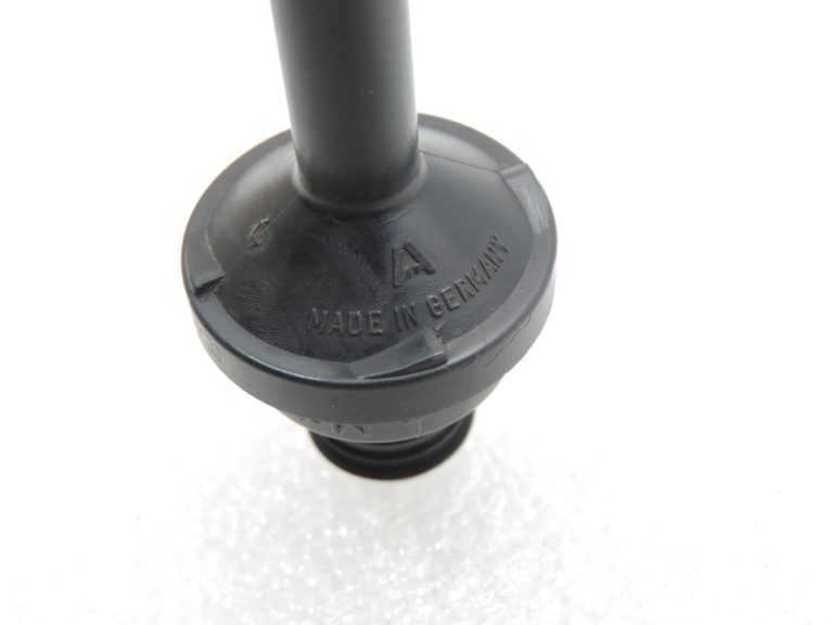 Oriģināls Toyota Yaris P13 bremžu pastiprinātāja vakuuma vārsts 447300D010