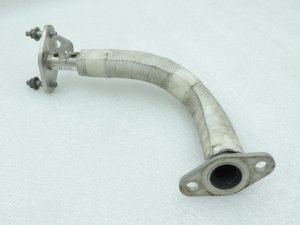 Oriģinālā Toyota Yaris P13 1.5 VVTi Hybrid 2NRFKE EGR caurule 2561047010