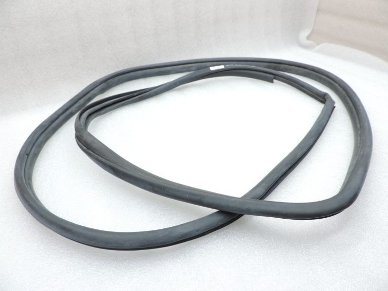 2014-2020 Toyota Yaris P13 priekšējais kreisais virsbūves durvju blīvētājs 623120D380