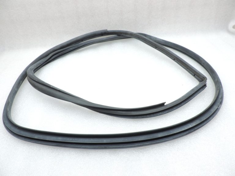 2014-2020 Toyota Yaris P13 priekšējais kreisais virsbūves durvju blīvētājs 623120D380