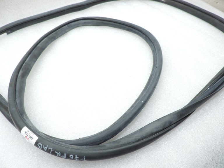 2014-2020 Toyota Yaris P13 priekšējais labās puses virsbūves durvju blīvējums 623110D400